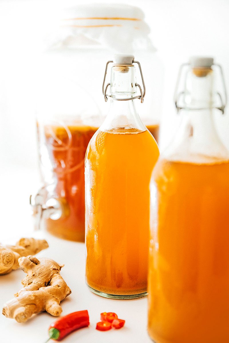 ingredients to make spicy ginger kombucha