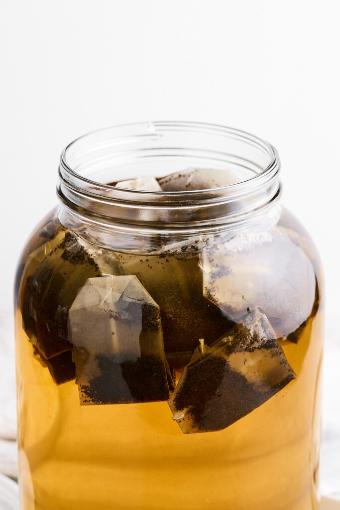 how-to-cold-brew-tea-the-right-way-brew-buch